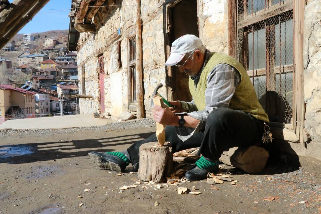 Konya'da dağdan sofraya! Unutulmaya yüz tutmuş mesleği 63 yaşında yaşatıyor 4
